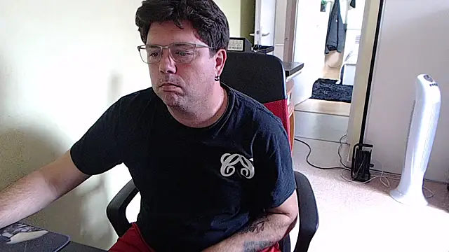 blueandwhite1 online show from September 2025 02:49:02 PM