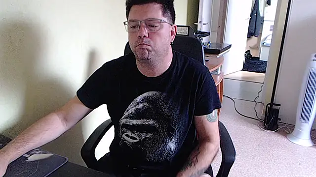 blueandwhite1 online show from September 2025 07:53:01 AM