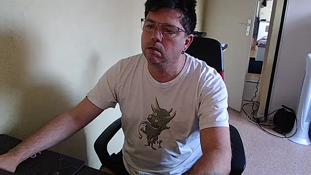 blueandwhite1 online show from October 2025 07:07:02 AM