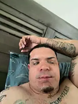 Snapshot of YadielPublic chatting on February 2026 02:29:01 PM YadielPublic online show from February 2026 02:29:01 PM