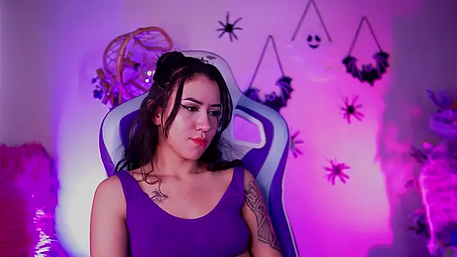  chloe moons  online show from October 2025 09:26:02 PM