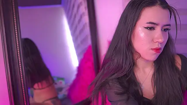  chloe moons  online show from December 2025 04:23:01 PM