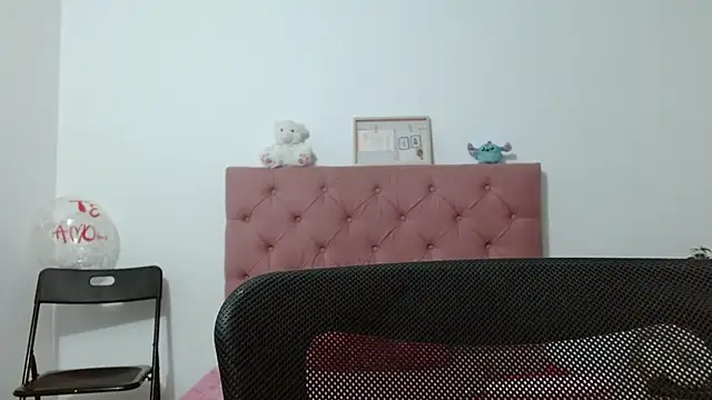 Sara f W online show from December 2025 01:22:02 AM