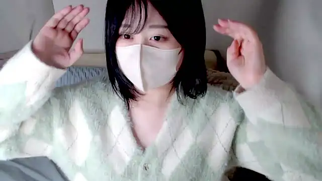 Snapshot of mi__san chatting on November 2025 09:33:01 AM mi san online show from November 2025 09:33:01 AM