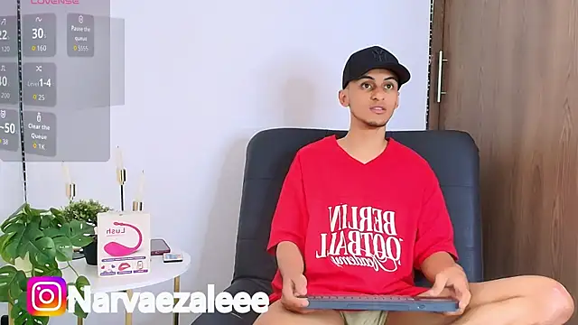 AlejandroLoouis online show from November 2025 08:40:01 PM