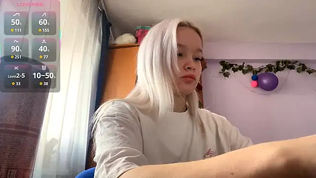 Lunaalisa online show from September 2025 02:13:02 AM