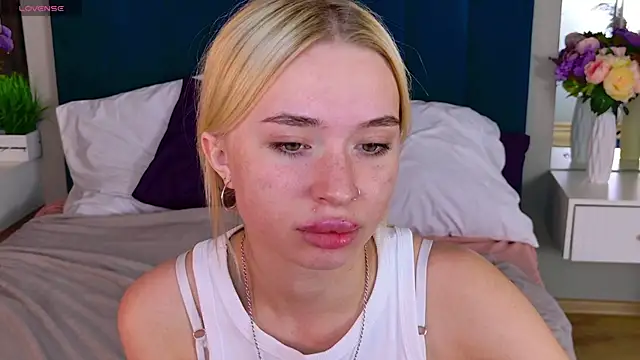 Snapshot of RachelColon chatting on September 2025 12:49:01 PM RachelColon online show from September 2025 12:49:01 PM