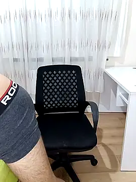 Ozi1910 online show from October 2025 07:55:01 PM