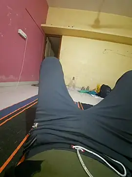 choot paglu online show from November 2025 01:44:02 PM