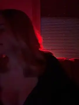 ItsLxsa online show from April 2026 07:17:02 PM