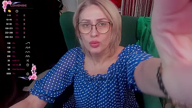 Snapshot of PamellaMurphy chatting on February 2026 04:19:01 AM PamellaMurphy online show from February 2026 04:19:01 AM