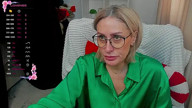 Snapshot of PamellaMurphy chatting on February 2026 06:11:02 AM PamellaMurphy online show from February 2026 06:11:02 AM