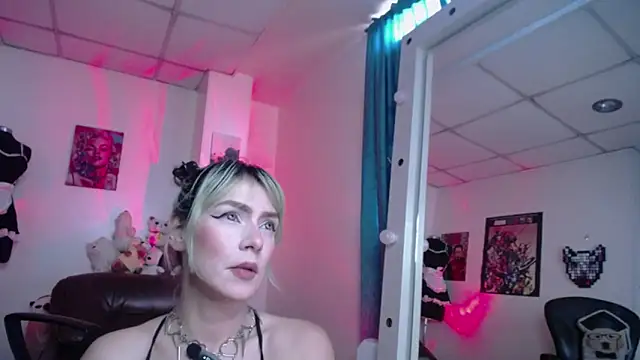 pom-purin online show from April 2026 01:11:01 PM