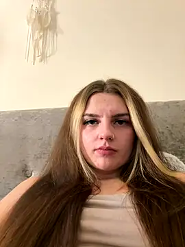 Summer21k online show from November 2025 10:20:02 PM