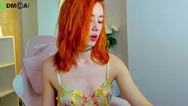 Lisafoxy  online show from September 2025 12:00:02 AM