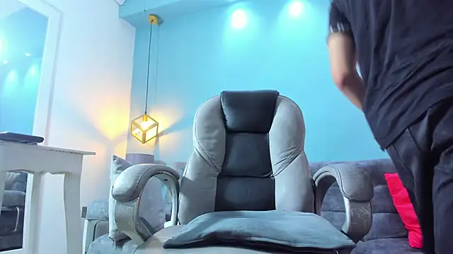 Snapshot of Eross_Santy chatting on September 2025 01:00:01 PM Eross Santy online show from September 2025 01:00:01 PM