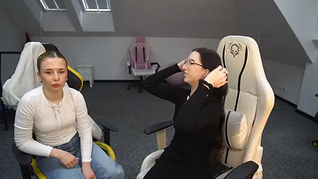  Lili 054 online show from September 2025 10:16:02 AM