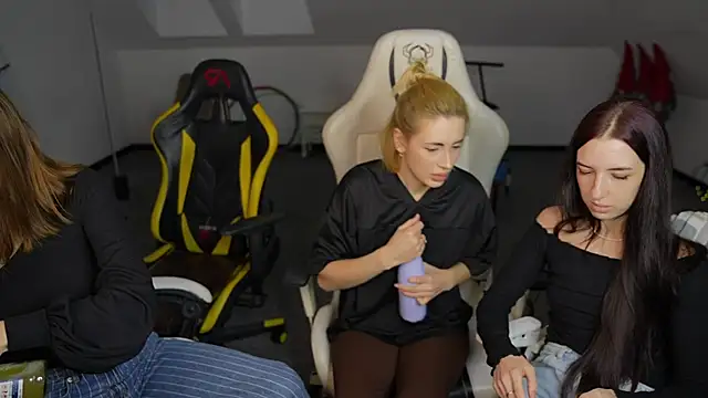  Lili 054 online show from November 2025 11:22:01 AM