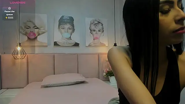 emma petite18  online show from September 2025 02:22:02 AM