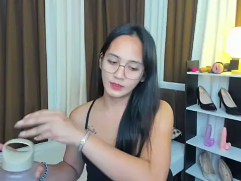 URHottestAngel online show from September 2025 05:02:01 PM