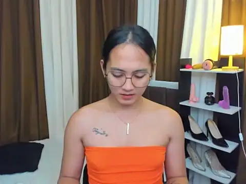 URHottestAngel online show from October 2025 05:21:02 PM