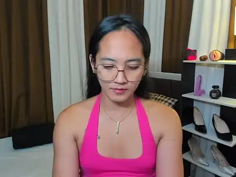 URHottestAngel online show from November 2025 04:52:01 PM