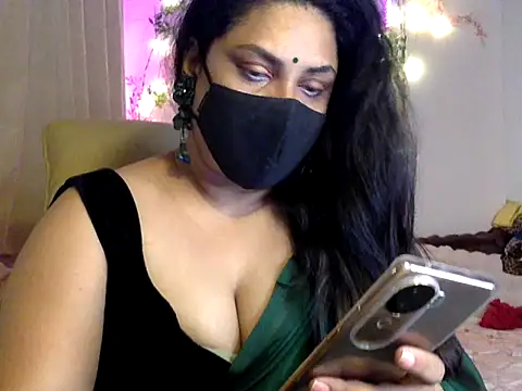 Snapshot of Indian_queen007 chatting on May 2026 06:49:01 PM Indian queen007 online show from May 2026 06:49:01 PM