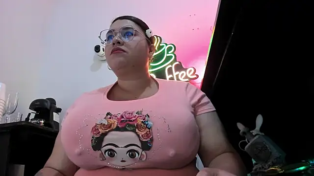 Snapshot of SafiroFer chatting on September 2025 08:55:02 PM SafiroFer online show from September 2025 08:55:02 PM