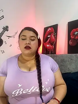 Snapshot of SafiroFer chatting on October 2025 09:05:02 PM SafiroFer online show from October 2025 09:05:02 PM