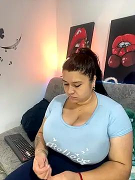 Snapshot of SafiroFer chatting on October 2025 09:04:01 PM SafiroFer online show from October 2025 09:04:01 PM