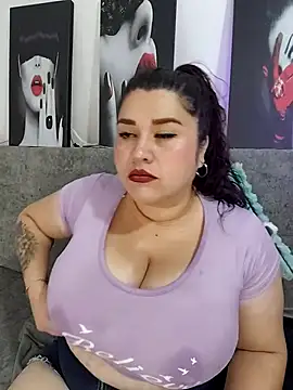 Snapshot of SafiroFer chatting on November 2025 09:26:02 PM SafiroFer online show from November 2025 09:26:02 PM