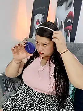 Snapshot of SafiroFer chatting on November 2025 09:13:02 PM SafiroFer online show from November 2025 09:13:02 PM