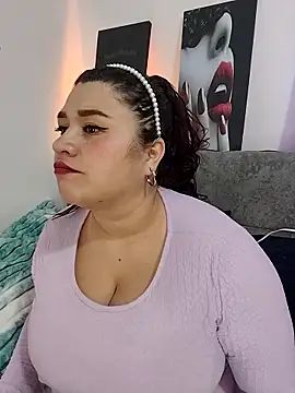 Snapshot of SafiroFer chatting on November 2025 09:04:02 PM SafiroFer online show from November 2025 09:04:02 PM