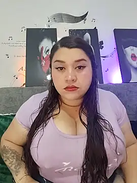 Snapshot of SafiroFer chatting on November 2025 09:11:01 PM SafiroFer online show from November 2025 09:11:01 PM