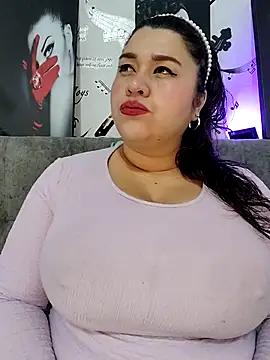 Snapshot of SafiroFer chatting on November 2025 09:15:02 PM SafiroFer online show from November 2025 09:15:02 PM