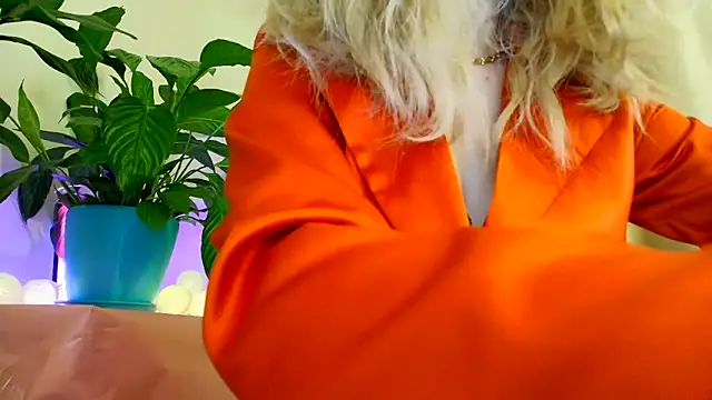 Snapshot of Politeeliza chatting on May 2026 08:14:02 PM Politeeliza online show from May 2026 08:14:02 PM