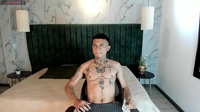 MrJustin  online show from September 2025 08:53:02 PM