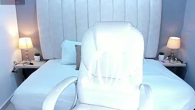 ScarletStarr online show from November 2025 04:12:01 AM