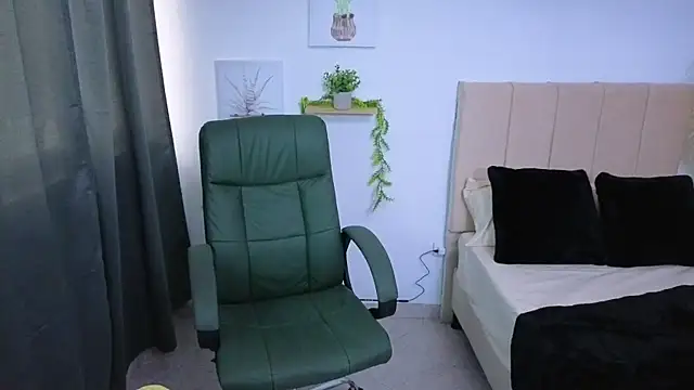 Snapshot of ScarletMedusa chatting on September 2025 08:01:02 PM ScarletMedusa online show from September 2025 08:01:02 PM