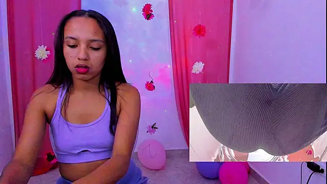 Snapshot of ScarletMedusa chatting on October 2025 07:03:02 PM ScarletMedusa online show from October 2025 07:03:02 PM