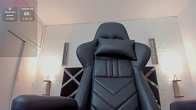 iamCharlotte19 online show from September 2025 07:47:01 PM