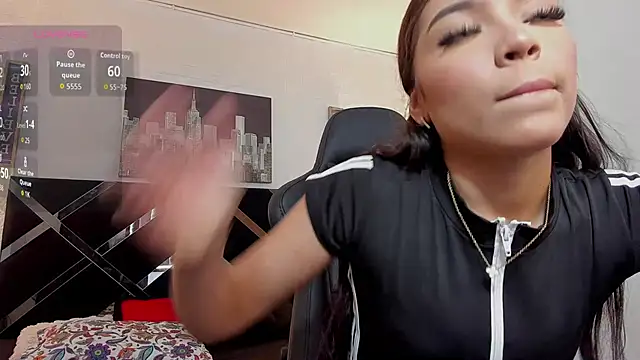 iamCharlotte19 online show from October 2025 07:23:02 PM