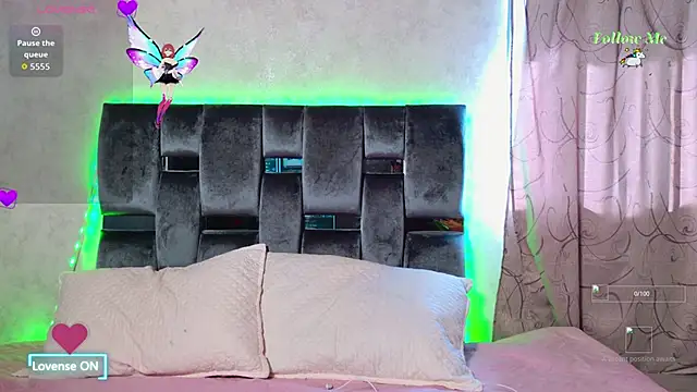 Luna sophya online show from October 2025 07:36:02 PM