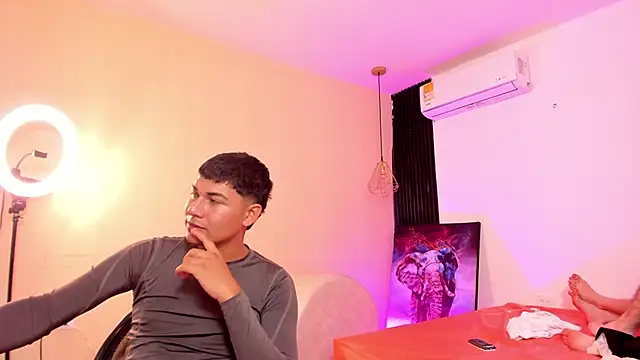 Handsomeboyss19 online show from February 2026 06:40:02 AM