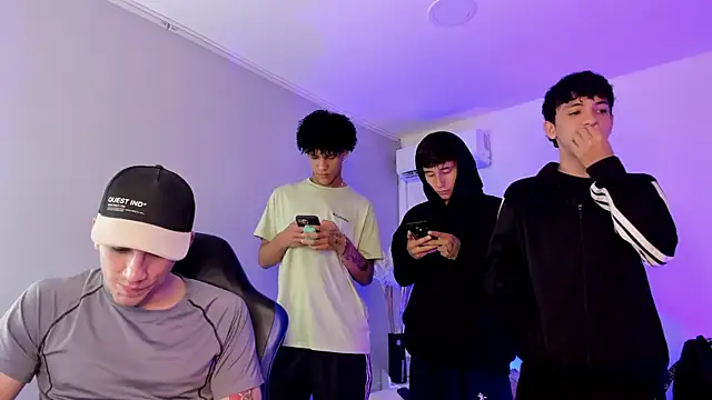 Snapshot of Handsomeboyss19 chatting on June 2026 08:41:01 PM Handsomeboyss19 online show from June 2026 08:41:01 PM
