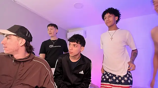 Handsomeboyss19 online show from June 2026 11:42:01 PM