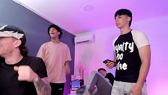 Handsomeboyss19 online show from June 2026 01:20:02 PM
