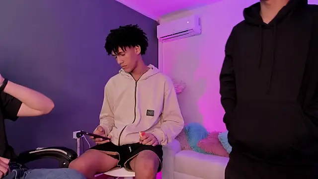 Handsomeboyss19 online show from July 2026 01:21:01 AM