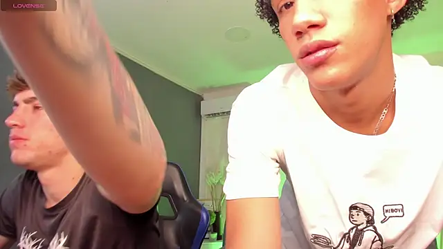 Handsomeboyss19 online show from August 2026 07:17:01 PM