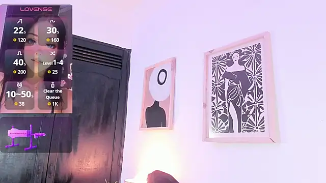 Snapshot of valentinna_montess chatting on October 2025 01:24:02 PM valentinna montess online show from October 2025 01:24:02 PM